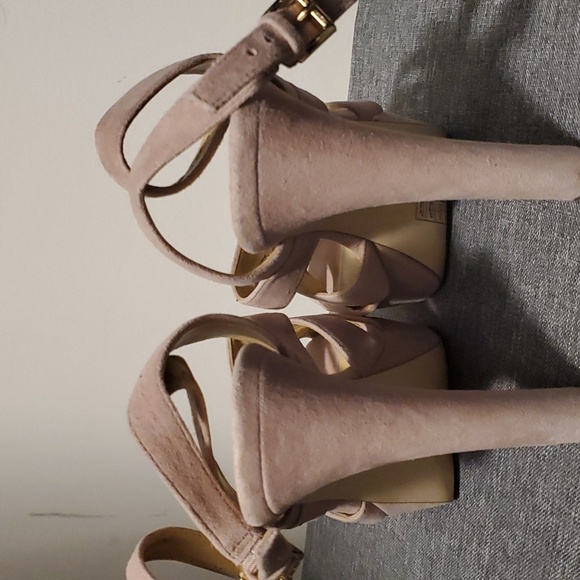 MK HEELS 👠 - Picture 4 of 7